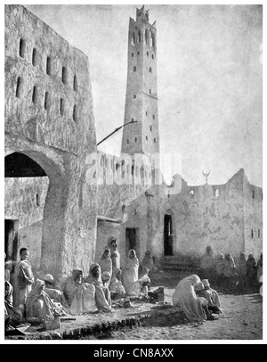 D'abord publié 1914 Algérie Sahara oasis Rue Biskra Banque D'Images