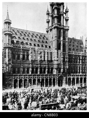 D'abord publié 1914 Grand palais de ville Market Place Bruxelles Belgique Banque D'Images