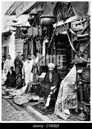 D'abord publié 1914 Bazar marché à Tunis Banque D'Images