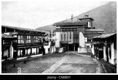 D'abord publié 1914 Angdu Pho Dong château forteresse Bhoutan Banque D'Images