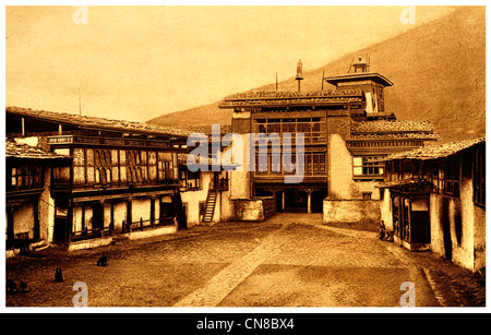 D'abord publié 1914 Angdu Pho Dong château forteresse Bhoutan Banque D'Images