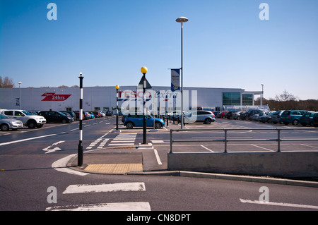 Supermarché Tesco Extra avec parking UK Banque D'Images