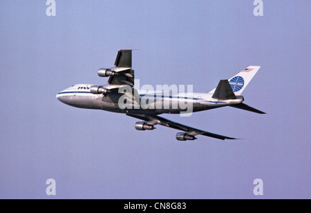 PAN Am 747 décollant de l'aéroport de Heathrow Londres en janvier 1977. Banque D'Images