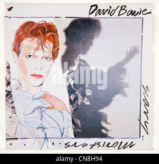 Couverture de l'album vinyle Scary Monsters de David Bowie, sorti 1980 sur RCA Records Banque D'Images