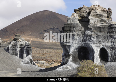 Lanzarote - paysage de lave sur la Calle del candil, près de El Majon. Emplacement pour off-road quad tour des roches de tuf. Banque D'Images