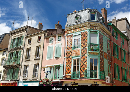 France, Meuse, Verdun, Ville Basse district, ville façade de maison avec des murs carrelés en face de l'Opéra Banque D'Images