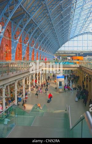 Intérieur de la St Pancras International rail station Banque D'Images