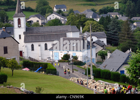 France, Pyrénées Atlantiques, Béarn, vallée d'Ossau, Bilheres, passage de la transhumance Banque D'Images