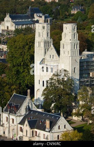 France, Seine Maritime, Jumièges, Saint Pierre de Jumièges abbaye fondée au 7ème siècle (vue aérienne) Banque D'Images