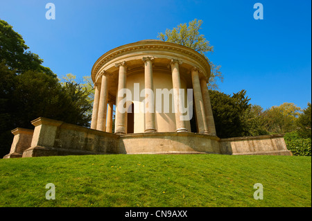 L'ancien Temple de style palladien vertu conçu par William Kent en 1731 , Stowe House Banque D'Images