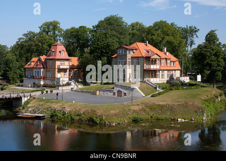 Estonie (pays baltes), la région de Saare, l'île de Saaremaa, Kuressaare, de belles maisons de bois Banque D'Images
