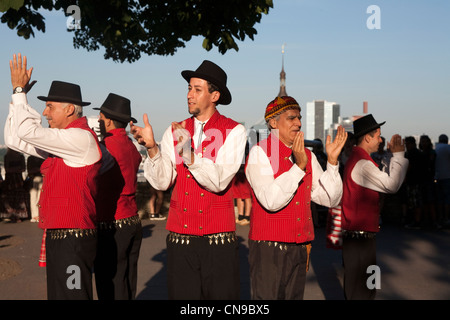 Estonie (pays baltes), la région de Harju, Tallinn, danse folklorique sur la colline de Toompea Banque D'Images