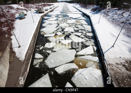 Fiche technique de la glace brisée dans le canal de Saimaa Lappeenranta, Finlande Banque D'Images