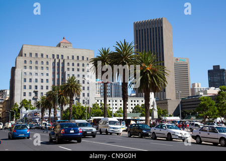 Darling Street avec Grand Parade sur la droite à Cape Town Banque D'Images