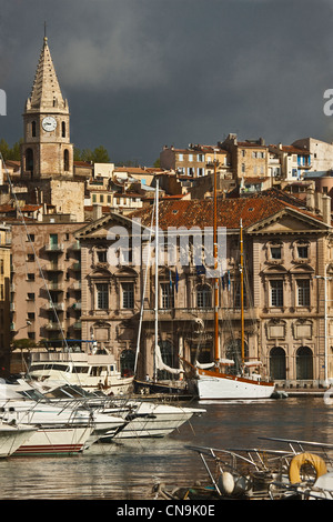 France, Bouches du Rhône, Marseille, Le Vieux Port à l'Hôtel de Ville et le quai de l'Hôtel de Ville Banque D'Images