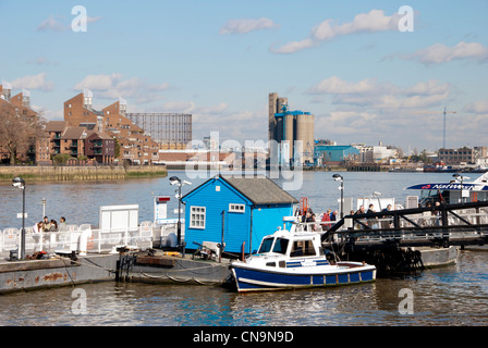 Greenwich Pier - Londres, Angleterre Banque D'Images