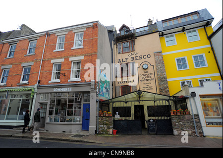 Cafe Alf Resco sur rue basse à Dartmouth, Devon. Banque D'Images