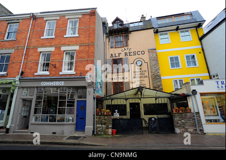 Cafe Alf Resco sur rue basse à Dartmouth, Devon. Banque D'Images