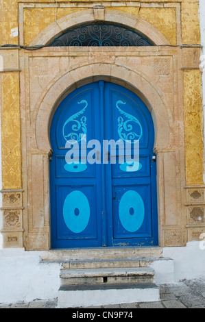 La Tunisie, Sidi Bou Saïd, porte emblématique en ville Banque D'Images