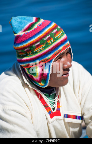 Le Pérou, Puno, lac Titicaca, province indiens Uros qui vivent sur des îles flottantes faites de roseaux Banque D'Images