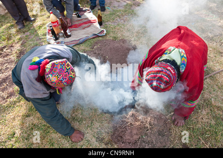 Le Pérou, Cuzco province, Huasao, classé village touristique mystique, les shamans (curanderos), offres de cérémonie dédiée à Banque D'Images