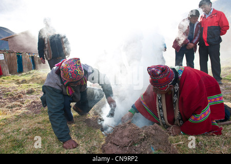 Le Pérou, Cuzco province, Huasao, classé village touristique mystique, les shamans (curanderos), offres de cérémonie dédiée à Banque D'Images