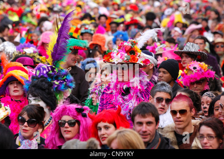 France Nord Dunkerque Carnival of Dunkerque Dunkerque carnival goers band  doing a stop heckling and jostling Stock Photo - Alamy