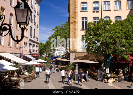 France, Rhône, Lyon, site historique classé au Patrimoine Mondial de l'UNESCO, Vieux Lyon (vieille ville), la place du Change et bouchons Banque D'Images