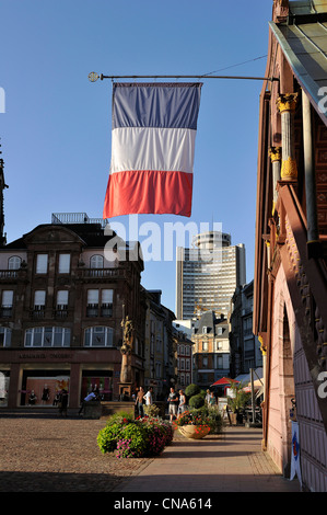 La France, Haut Rhin, Mulhouse, Place de la réunion (Réunion), de l'hôtel de ville et musée historique et Tour de l'Europe par Banque D'Images