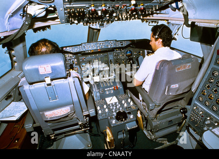 L'Arabie Saoudite Saudi Airlines pilotes dans le cockpit Banque D'Images