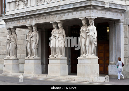 L'Autriche, Vienne, Parlement européen construit en 1884 par Theophil Hansen, qui trouve son inspiration dans l'architecture grecque antique, l'entrée latérale Banque D'Images