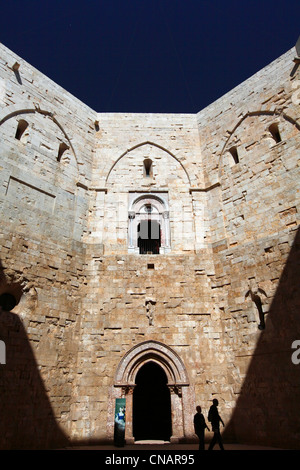 Italie, Pouilles, Andria, Castel del Monte, château, classé au Patrimoine Mondial par l'UNESCO Banque D'Images