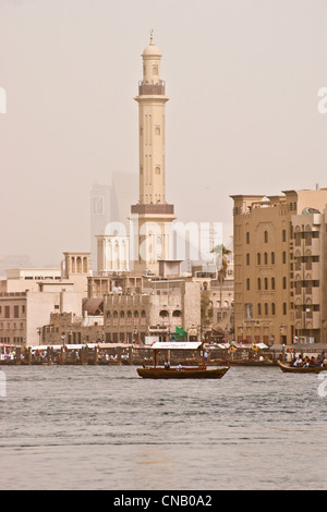 Abra (bateau-taxi sur la Crique de Dubaï, Émirats Arabes Unis Banque D'Images