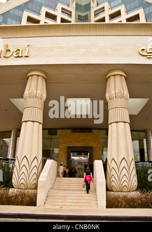 De style égyptien à l'extérieur de l'Hôtel Raffles, Dubaï, Émirats Arabes Unis Banque D'Images