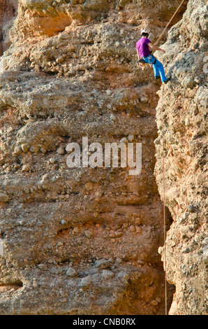 Les grimpeurs à Mallos de Riglos, Huesca, Aragón, Espagne Banque D'Images