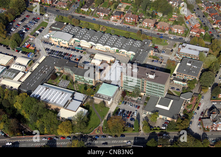 Vue aérienne du Tameside College, Ashton, sous Lyne, Grand Manchester Banque D'Images