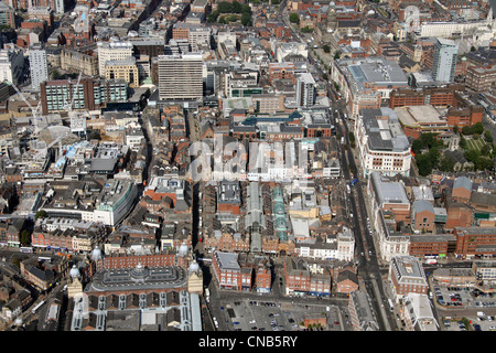 Vue aérienne de Headrow et Albion Place vers le centre-ville de Leeds Banque D'Images