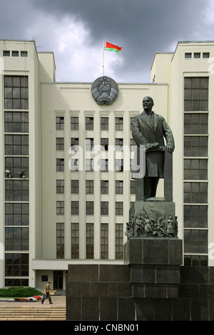 La Maison du Gouvernement et le monument de Lénine, Minsk, Bélarus Banque D'Images