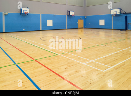 L'école secondaire moderne salle de sport. Banque D'Images
