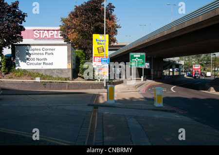 Staples Corner, Edgware Road A5, Londres. Banque D'Images