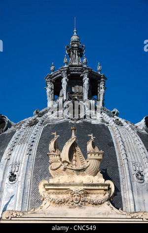 France, Paris, le Petit Palais, la cupula de l'entrée principale, vu des jardins Banque D'Images