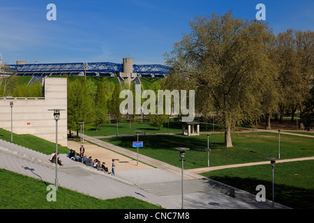 France, Paris, Palais Omnisports de Paris Bercy par les architectes Michel Andrault et Pierre Parat Banque D'Images