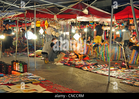 Marché de nuit de Luang Prabang, Sisavangvong Road, Luang Prabang, Laos, Luang Prabang Province Banque D'Images