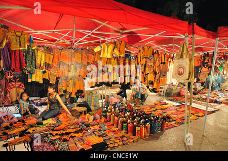 Marché de nuit de Luang Prabang, Sisavangvong Road, Luang Prabang, Laos, Luang Prabang Province Banque D'Images