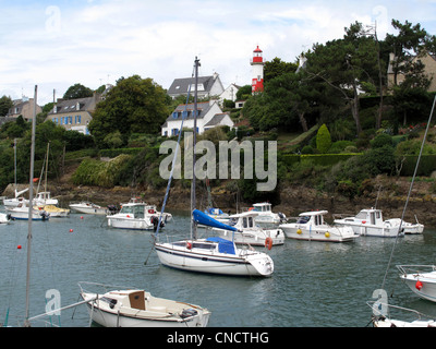 Bateau de pêche dans le port de Doelan Amont,phare,Finistere ,Bretagne,Bretagne,France Banque D'Images