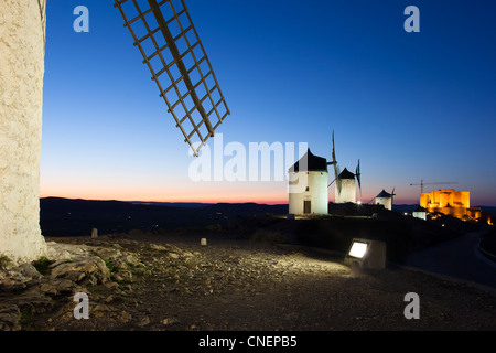 Les moulins à vent, Consuegra, Tolède, Castille la Manche, Espagne Banque D'Images
