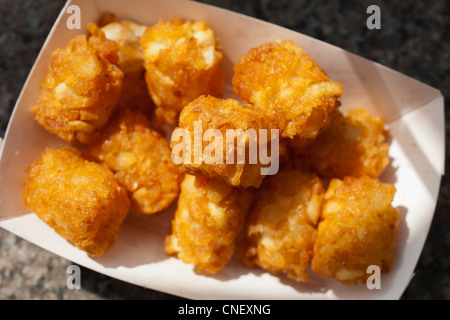 Tater Tots, cylindres de pommes de terre frites, râpé Banque D'Images