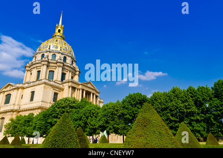 Un dôme d'or Chapelle de Saint-Louis (site d'enfouissement de Napoléon), Les Invalides, Paris, France Banque D'Images