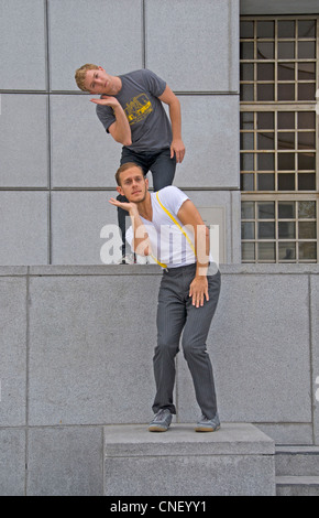 Les spectacles de danse chariot à la bibliothèque principale de San Francisco Banque D'Images