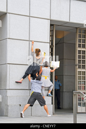 Les spectacles de danse chariot à la bibliothèque principale de San Francisco Banque D'Images